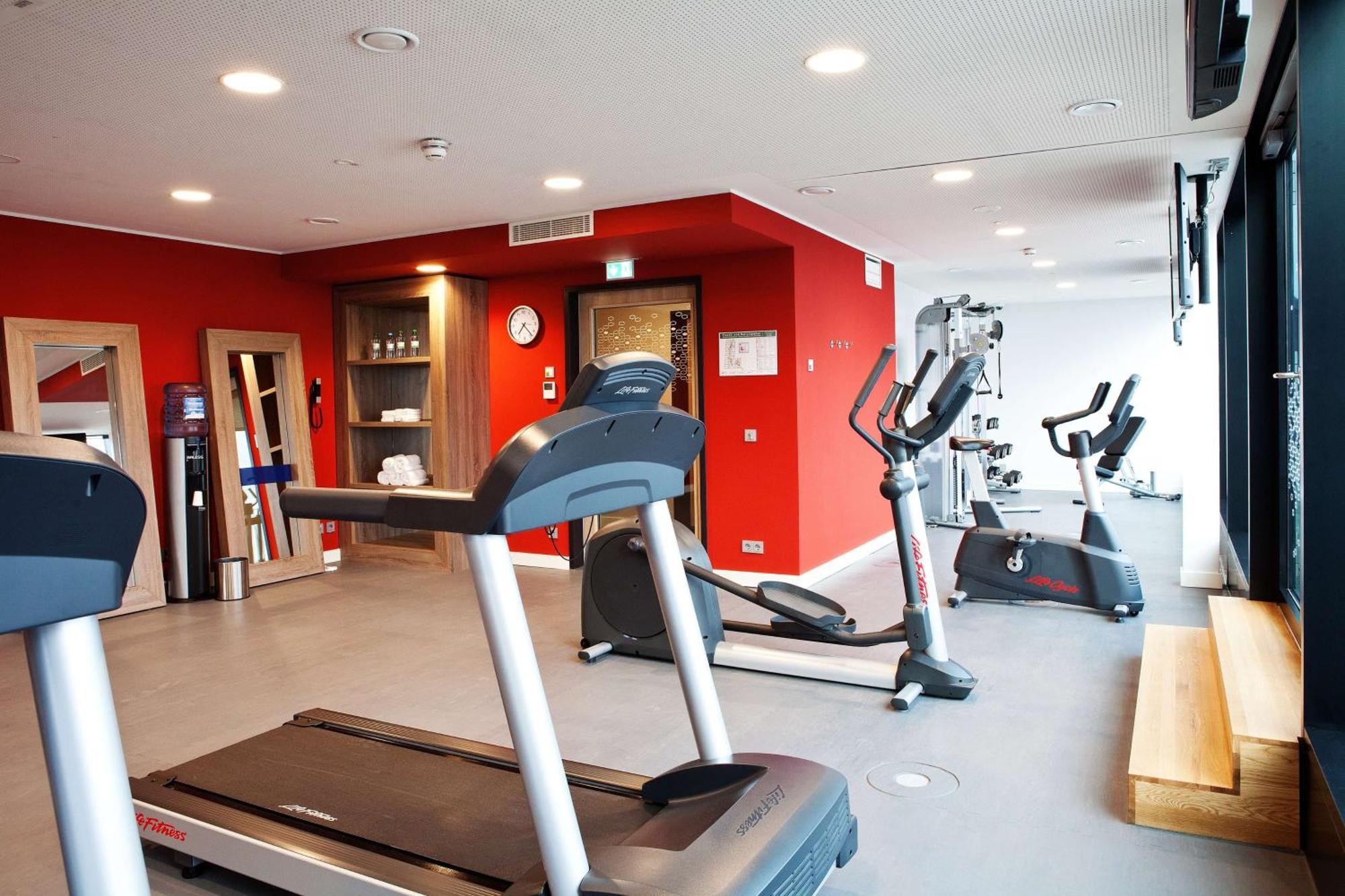 מלון Hampton By Hilton Aachen Tivoli מראה חיצוני תמונה